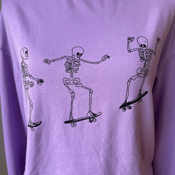 Skateboarding Skeletons sweatshirt in a size extra small - Picture 9 of 13